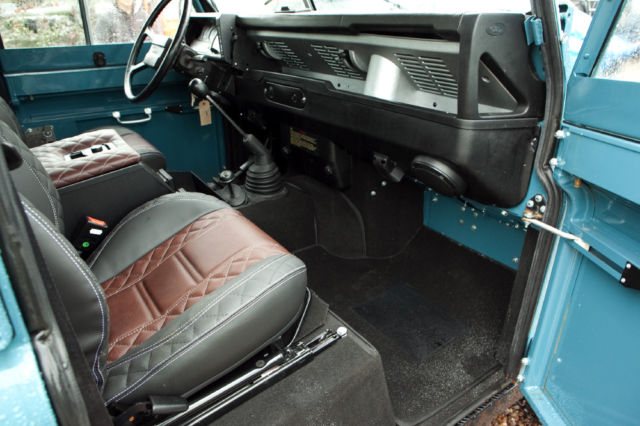 1986 Blue Land Rover DEFENDER Wagon