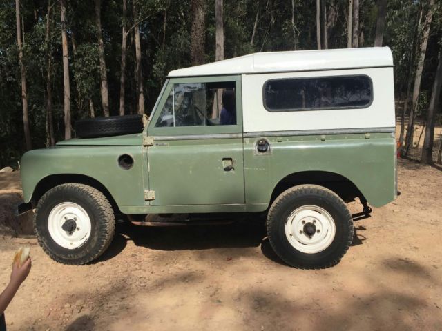 1975 Green Land Rover Defender