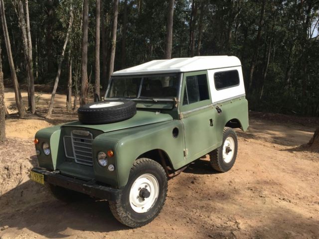 1975 Green Land Rover Defender