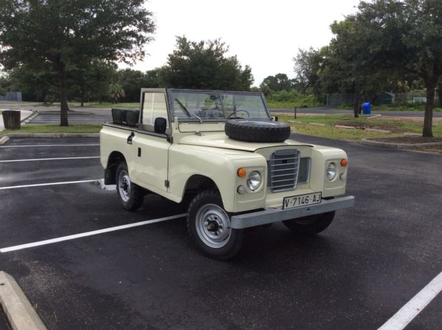 1979 Sandstone Land Rover Defender 88