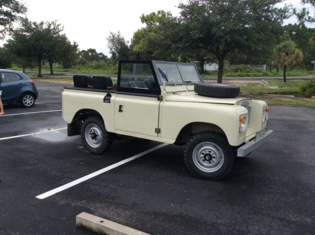 1979 Sandstone Land Rover Defender 88