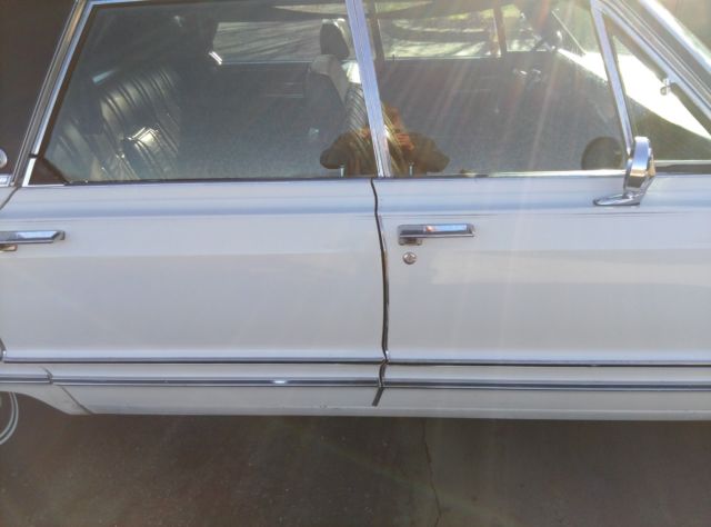 1968 White Chrysler Imperial Sedan