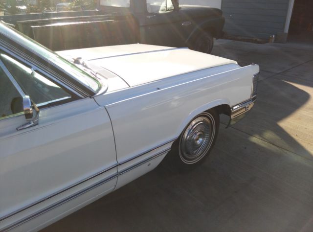 1968 White Chrysler Imperial Sedan