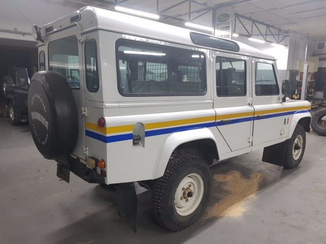 1988 white Land Rover Defender