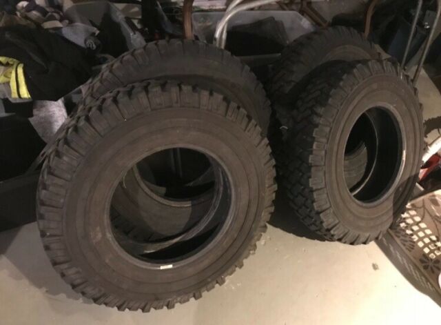 1990 White Land Rover Defender