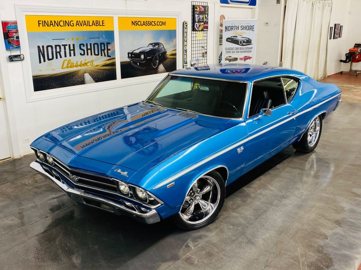 1969 Blue Chevrolet Chevelle Coupe