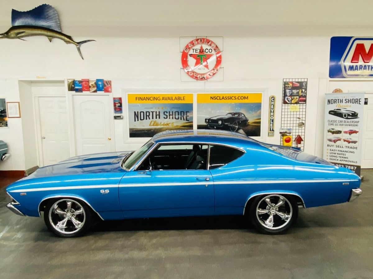 1969 Blue Chevrolet Chevelle Coupe