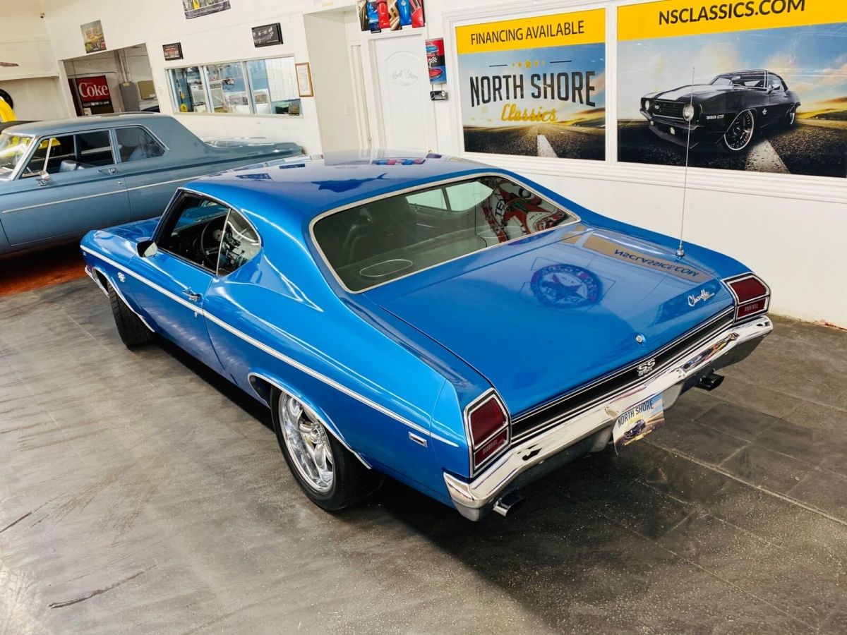 1969 Blue Chevrolet Chevelle Coupe