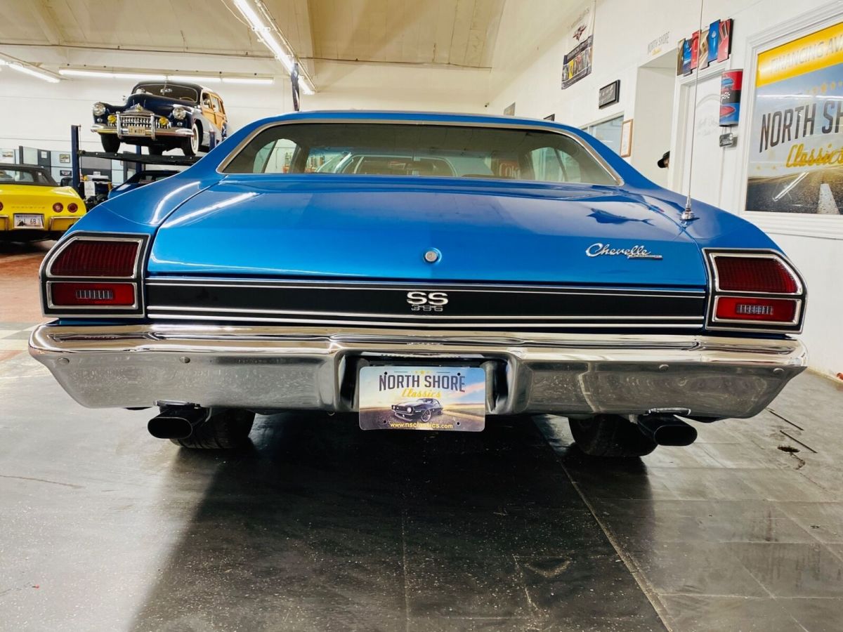 1969 Blue Chevrolet Chevelle Coupe