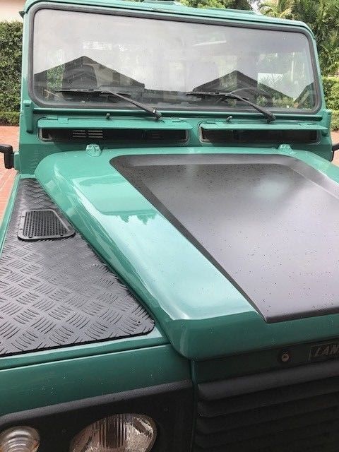 1986 Green Land Rover Defender