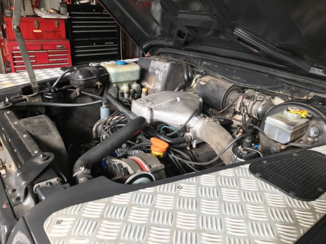 1985 Gray Land Rover Defender SUV