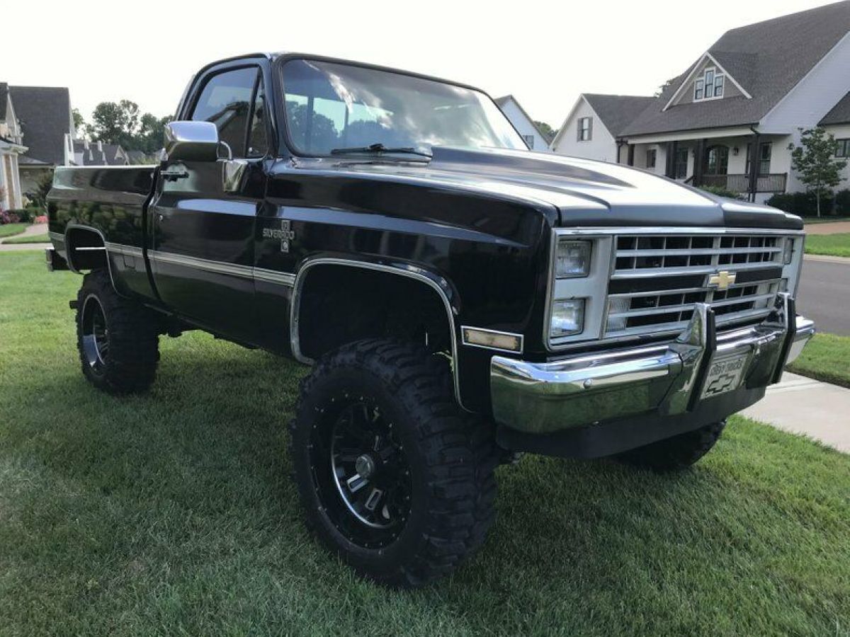 1987 Black Chevrolet Silverado 1500 Truck