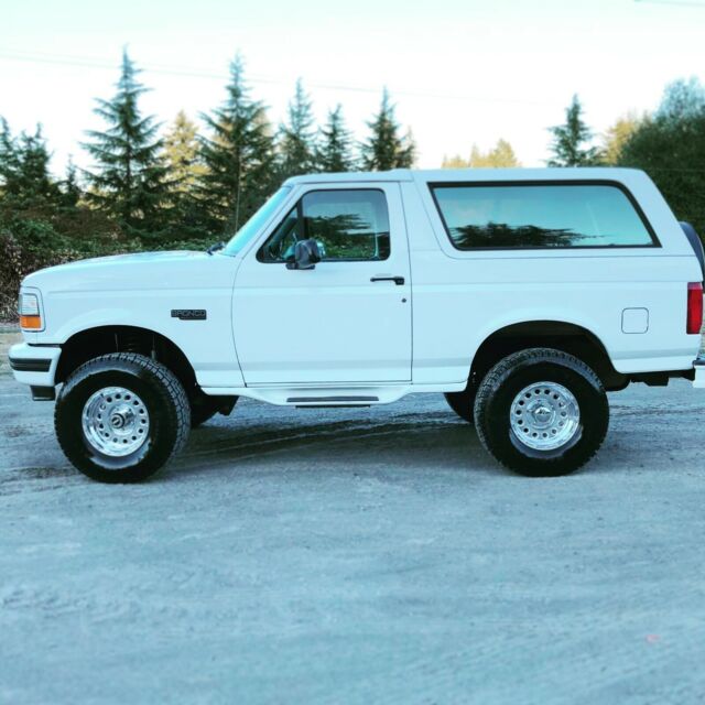 1994 White Ford Bronco SUV