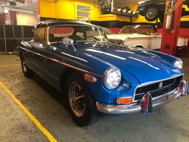 1971 Blue MG MGB Convertible