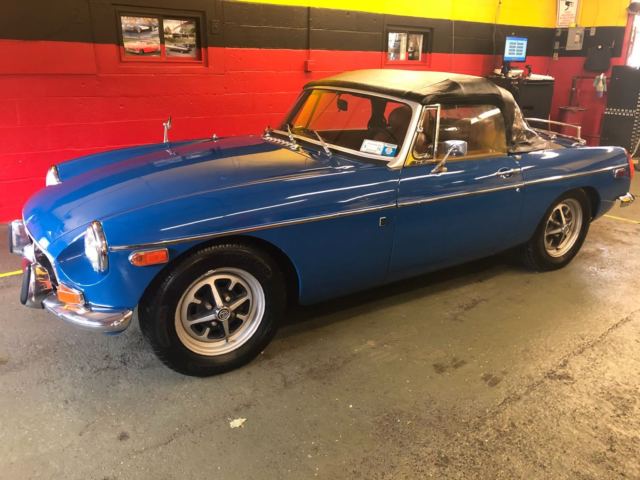 1971 Blue MG MGB Convertible