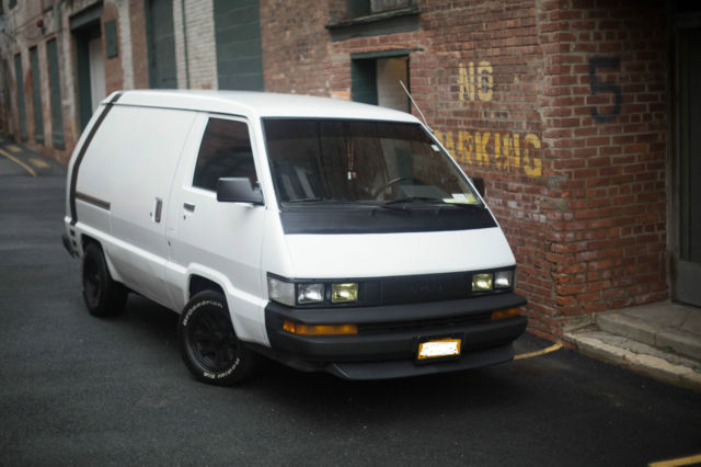 1987 White Toyota Other van