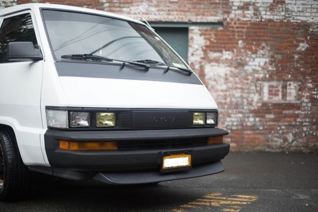 1987 White Toyota Other van