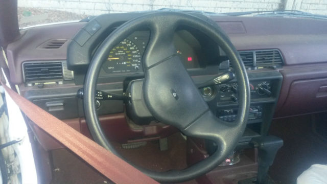 1992 White Ford Other Hatchback