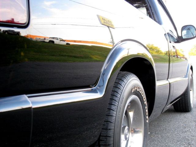 1994 Black Chevrolet S-10 pickup