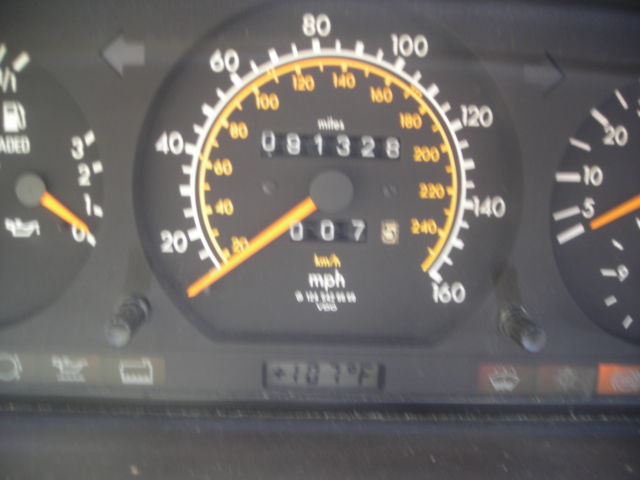 1991 Gold/Tan Mercedes-Benz E-Class sedan