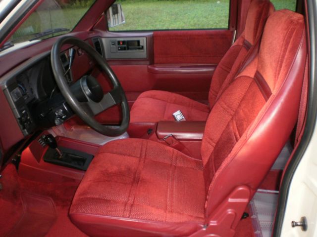 1988 Apple Red & Wheat Chevrolet S-10 Extended Cab Pickup