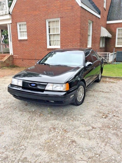 1989 Black Ford Taurus Sedan