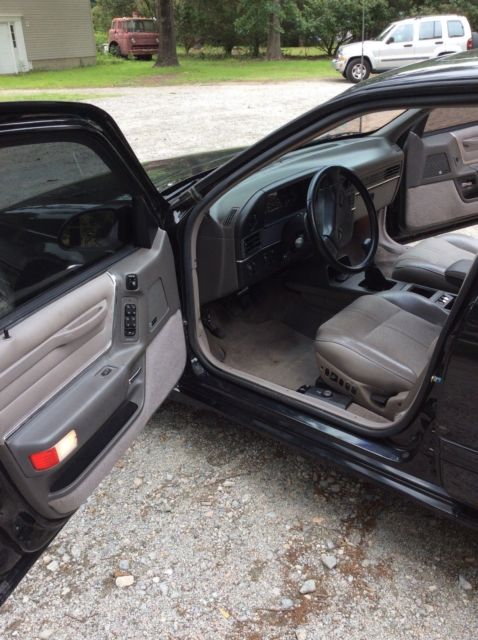 1989 Black Ford Taurus Sedan
