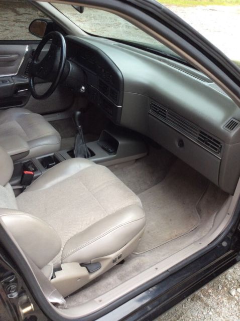 1989 Black Ford Taurus Sedan