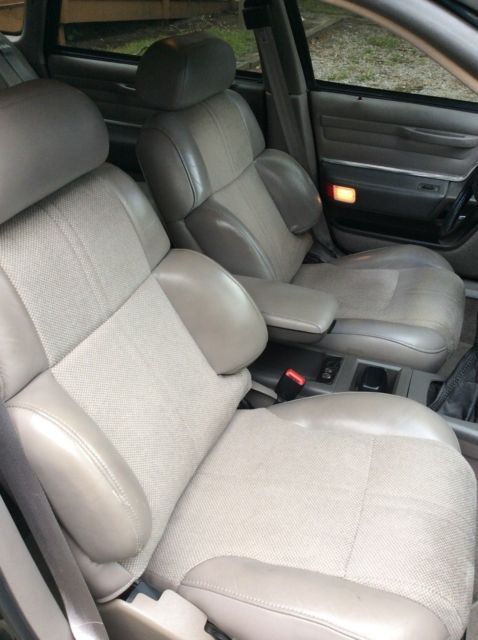 1989 Black Ford Taurus Sedan