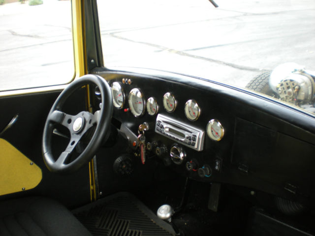 1932 Yellow Ford 1932 Ford Pick -Up Street Rod pick-up  coupe