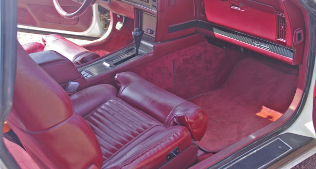 1990 White Buick Reatta Coupe