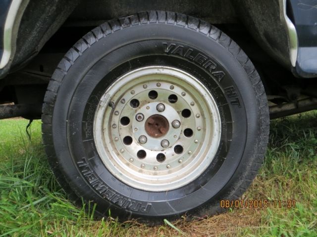 1993 Blue Ford Bronco