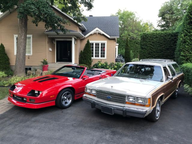 1988 White Ford Crown Victoria Wagon