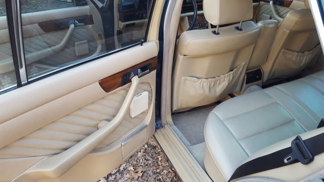 1981 Green Mercedes-Benz 300-Series Sedan