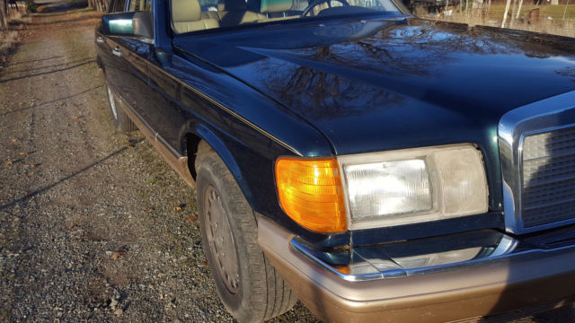 1981 Green Mercedes-Benz 300-Series Sedan