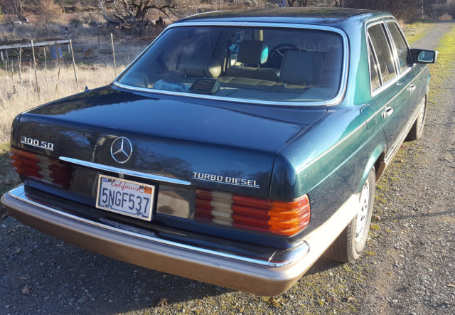 1981 Green Mercedes-Benz 300-Series Sedan