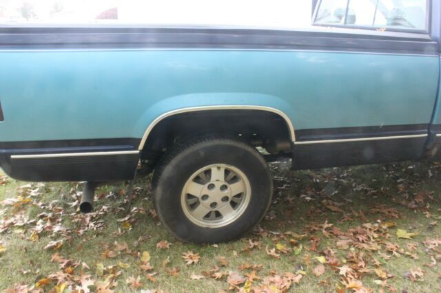 1994 Blue Chevrolet Silverado 1500 Standard Cab Pickup
