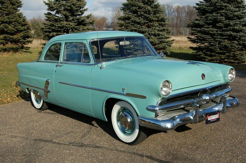 1953 Green Ford Customline Sedan