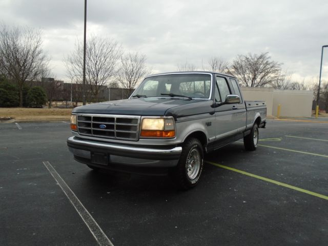1992 BLUE/SILVER Ford F-150 Extended Cab Pickup