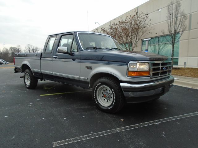 1992 BLUE/SILVER Ford F-150 Extended Cab Pickup