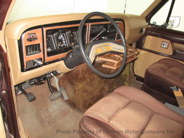 1986 Brown Ford E-Series Van