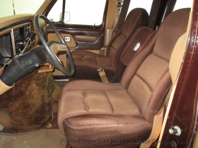 1986 Brown Ford E-Series Van