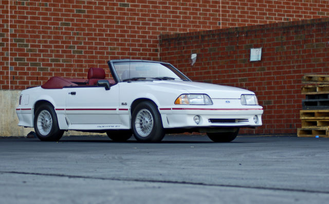 1989 White Ford Mustang