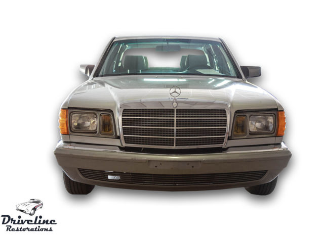 1981 Silver Mercedes-Benz 300-Series Sedan