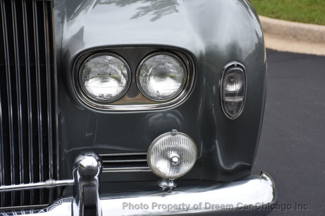 1963 Gray Rolls-Royce Silver Cloud III Sedan