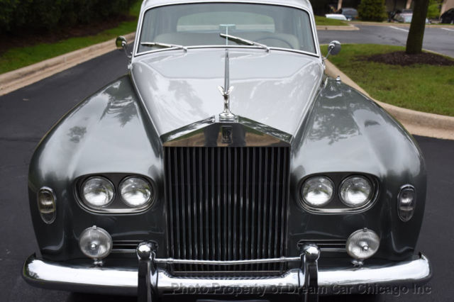 1963 Gray Rolls-Royce Silver Cloud III Sedan