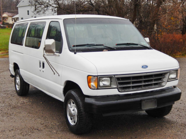 1994 White Ford E-Series Van Passenger Van