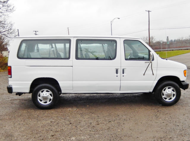 1994 White Ford E-Series Van Passenger Van