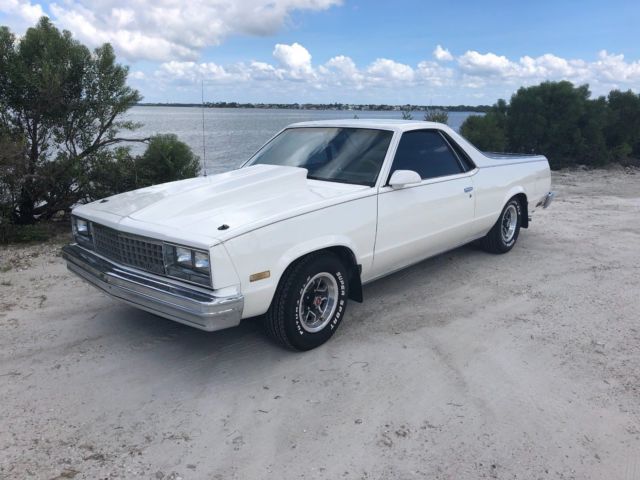 1986 White Chevrolet El Camino Standard Cab Pickup