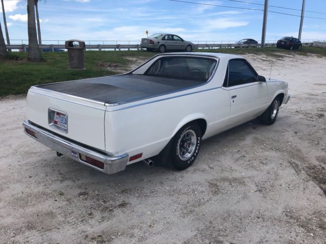 1986 White Chevrolet El Camino Standard Cab Pickup